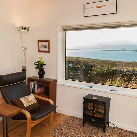 An Cala Beag Self Catering Apartment On The Waternish Peninsula Hallin Exterior photo