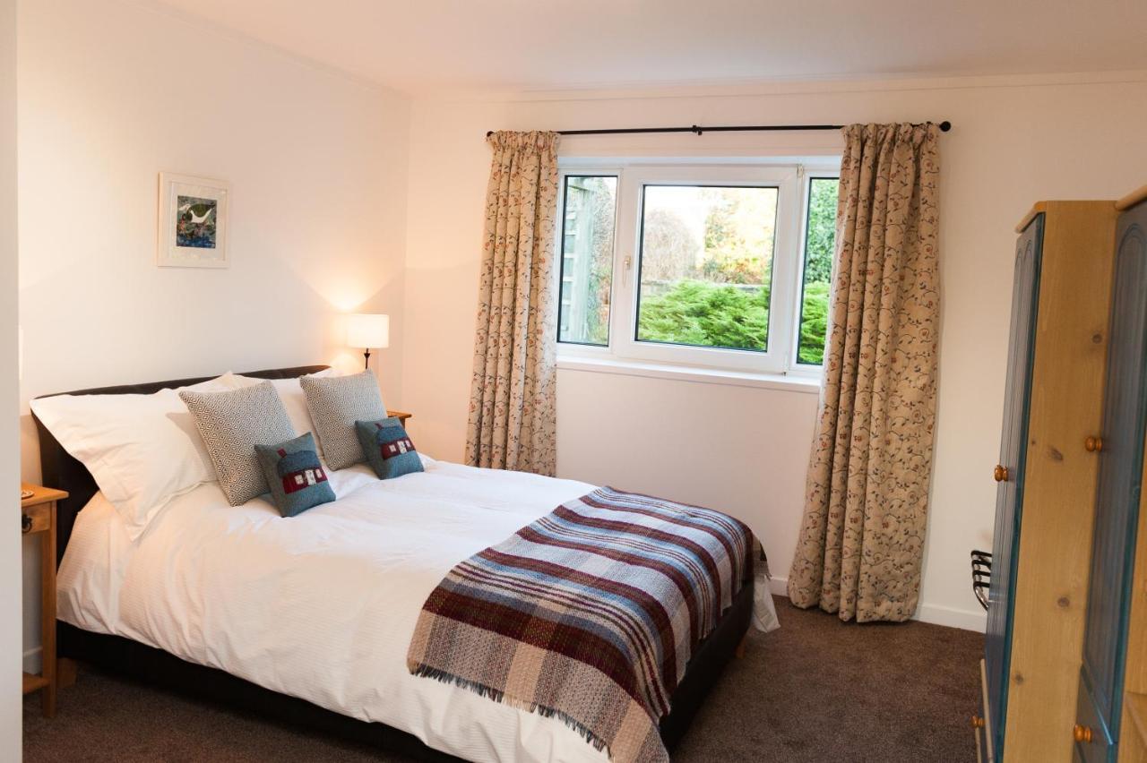 An Cala Beag Self Catering On The Waternish Peninsula Apartment Hallin